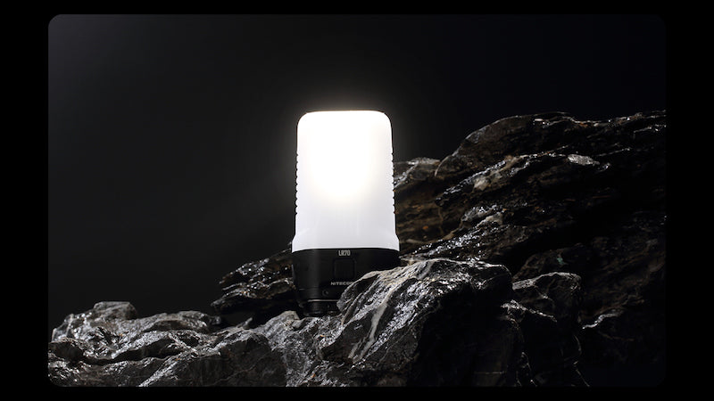Lampe torche lanterne powerbank Nitecore LR70 01 3